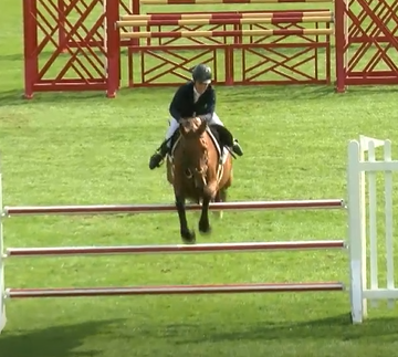 Amy Carnet & Banderas wins The All England 1.20m Amateur Championship