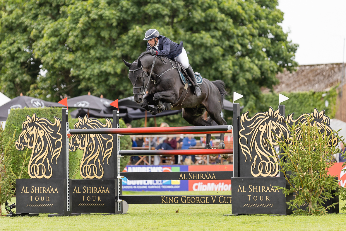 Al Shira'aa King George V Gold Cup - Robert Whitaker and Vermento